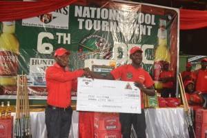 Abdulah Muqeet receives cheque for a whooping GH5,000