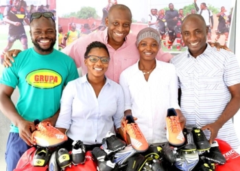 Herbert Mensah donates to Women’s Rugby teams