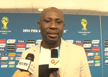 GFA Vice President presents football equipments to FIFA 11 for Health participants