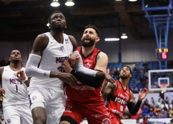 Without suspended Amida Brimah, Mets lose 67-105 in playoffs