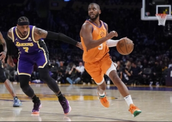Chris Paul makes history, reaches 20k career points as Suns beat Lakers 115-105