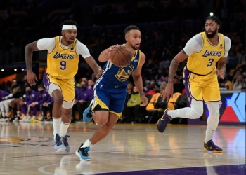 Warriors upset Lakers 121-114 on NBA season opening night