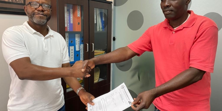 Freight Consult boss Alhaji Issaka picks Ghana Boxing Federation elections forms