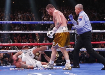 Canelo Álvarez knocks out Caleb Plant to become undisputed super middleweight champ