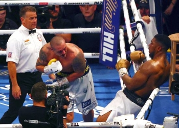 Oleksandr Usyk explains the “strange” behaviour he observed from Anthony Joshua