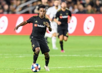 Latif Blessing dragged to court by manager for failing to respect contract