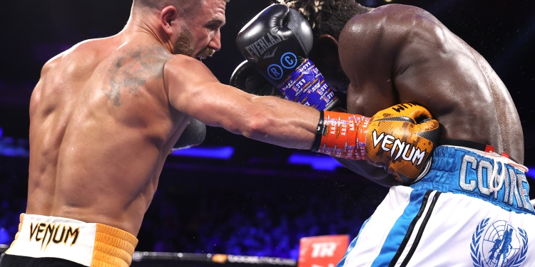 Savage Loma: Lomachenko Defeats Commey Over 12 One-Sided Rounds
