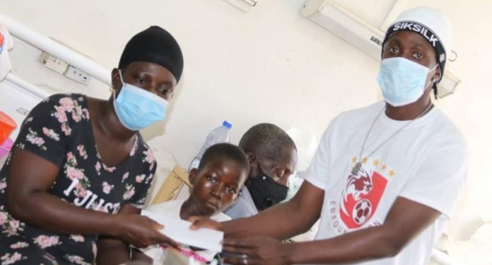 China based footballer Emmanuel Boateng settles medical bills of 25 patients at Eastern Regional Hospital