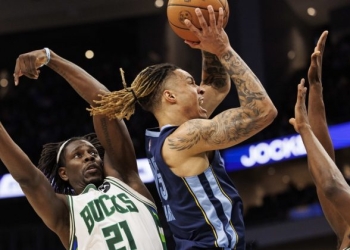 Giannis Antetokounmpo outduels Ja Morant as Milwaukee Bucks top Memphis Grizzlies