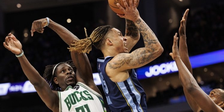 Giannis Antetokounmpo outduels Ja Morant as Milwaukee Bucks top Memphis Grizzlies