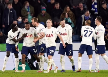 Tottenham stun Leicester with two injury time goals to claim comeback 3-2 win