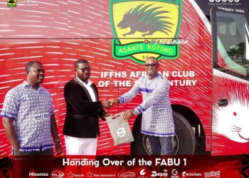 Access Bank hand over new Marcapolo bus to Asante Kotoko