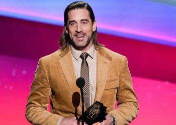 Aaron Rodgers wins 2021 NFL MVP award, earning 2nd straight & 4th overall