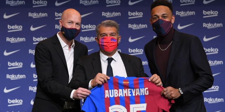 New Barcelona signing Aubameyang points finger at Arteta for Arsenal rift