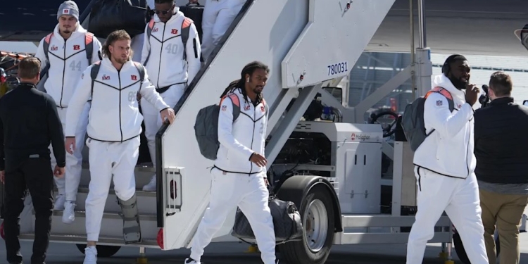 Bengals arrive in Los Angeles ahead of Super Bowl LVI