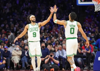 Celtics splash franchise record 25 3-pointers, smash 76ers 135-87 for 9th straight win