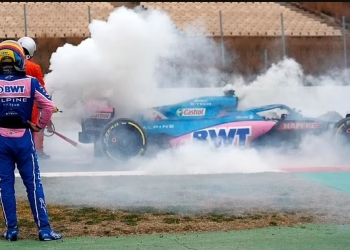 Former world champion Fernando Alonso’s car goes up in smoke on final day of testing in Barcelona