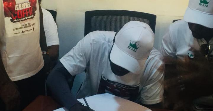 Lightweight boxer Gabriel Coffie signs management and promotional contract with R&N Promotions