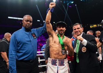 Keith Thurman produces impressive unanimous decision over Mario Barrios in ring return