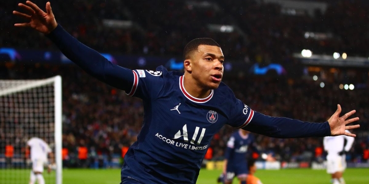 Late Mbappé stunner gives PSG 1-0 Champions League home win over Real Madrid