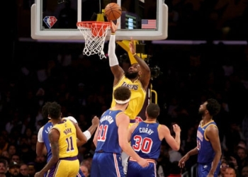 LeBron James scores 56 in ‘desperation’ mode as Lakers beat Warriors to end skid