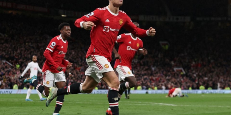 Ronaldo claims FIFA all-time top scorer record on 807 goals