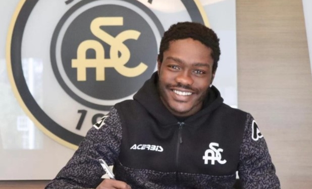 Ghanaian striker Emmanuel Gyasi signs new contract with Spezia until 2025