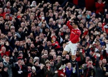 Cristiano Ronaldo hits hat-trick as Manchester United beat Tottenham Hotspurs 3-2