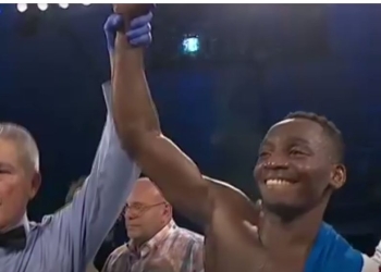Jeremiah Nakathila drops, batters, stops Miguel Berchelt in six