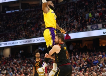 LeBron James scores 38 in Cleveland return as Lakers crush Cavs 131-120