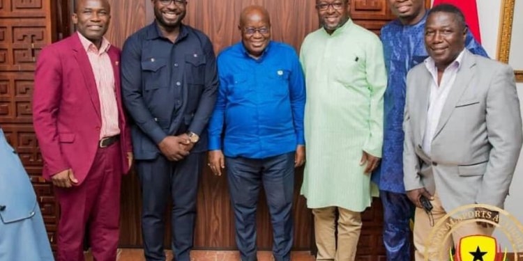 Akufo-Addo presents the new President’s Cup trophy to stakeholders