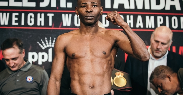 Guillermo Rigondeaux, former boxing world titlist, severely burns both corneas in cooking accident