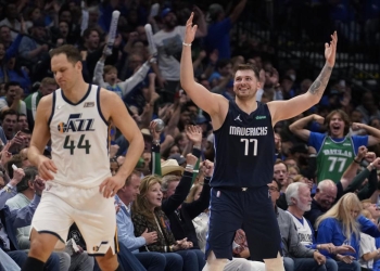 Doncic scores 33, Mavs rout Jazz 102-77 for 3-2 series lead