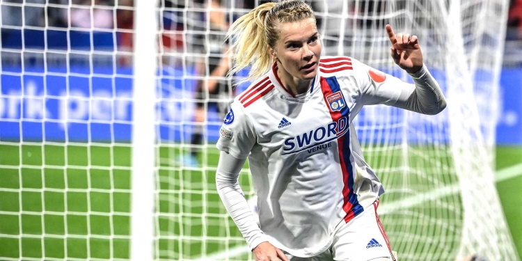 Olympique Lyon and Wolfsburg complete UEFA Women’s Champions League semi-final line-up