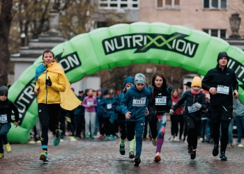 “Stand by me… Stand with Ukraine”: An emotional charity race in Lviv to raise funds for Russian-occupied Kherson