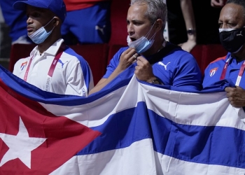 Cuban boxers to fight professionally for first time in more than half century