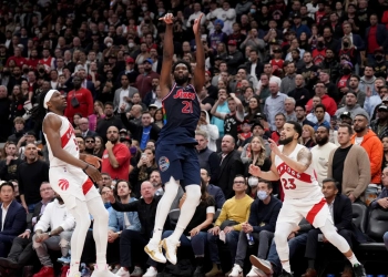 Joel Embiid hits game-winning shot in overtime to give 76ers 3-0 lead over Raptors