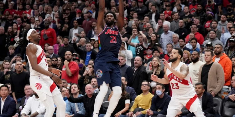 Joel Embiid hits game-winning shot in overtime to give 76ers 3-0 lead over Raptors