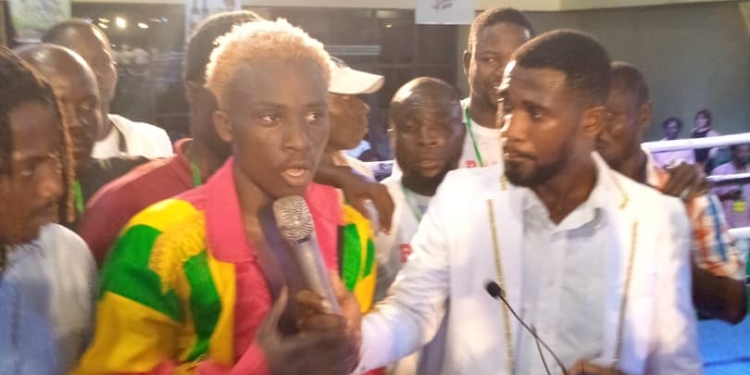 Samuel Takyi  sparkles in pro debut, dispatches opponent in 2 TAKYI SPARKLES IN PRO DEBUT