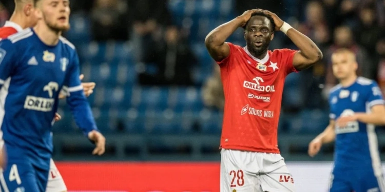 Ghanaian forward Elvis Manu shares disappointment after conceding penalty in Wisla Krakow defeat in Poland
