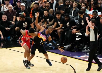 Chris Paul delivers monster performance in 4th quarter as Phoenix Suns beat New Orleans Pelicans in NBA Playoffs Game 1