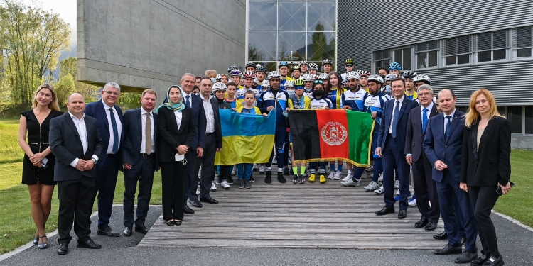 IOC President and Ukrainian Sports Minister visit Ukrainian athletes