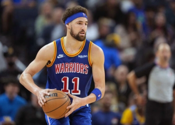 Klay Thompson leads Warriors past Lakers 128-112