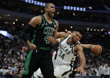 Horford, Tatum each score 30 as Celtics beat Bucks in Game 4 to tie series