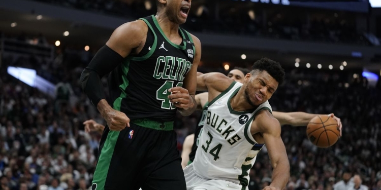 Horford, Tatum each score 30 as Celtics beat Bucks in Game 4 to tie series