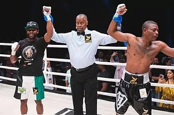 Floyd Mayweather takes Don Moore to boxing school in Abu Dhabi exhibition bout