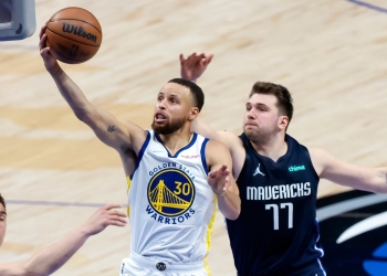 Warriors beat Mavericks in Dallas to take 3-0 series lead