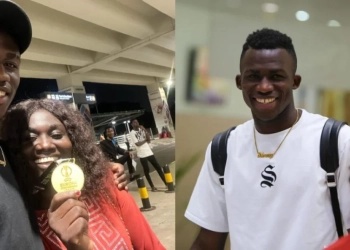 Felix Afena-Gyan presents Europa Conference League medal to his mother