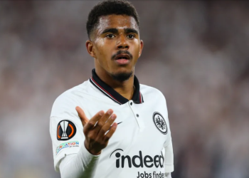 Ghanaian attacker Ansgar Knauff to stay at Frankfurt for another season