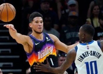 Ayton, Booker lead top-seeded Suns past Mavericks in Game 1
